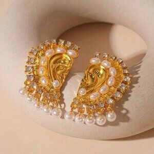 Statement stud earrings A896